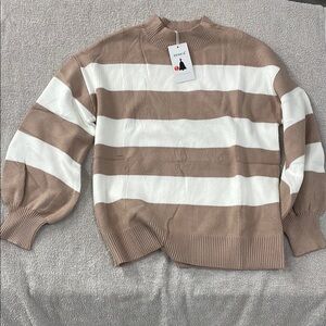 Zesica Women's Striped Sweater - Beige and White